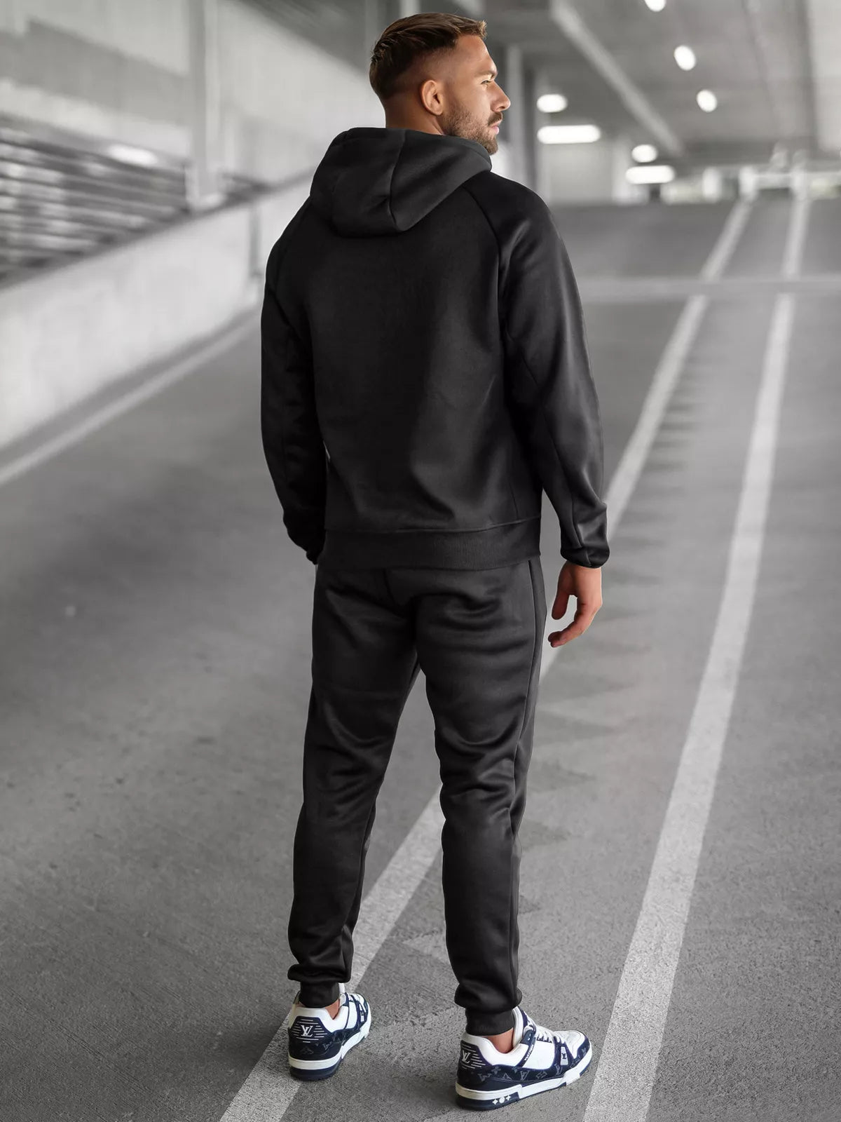 Vīriešu melns uzvalks Gibon