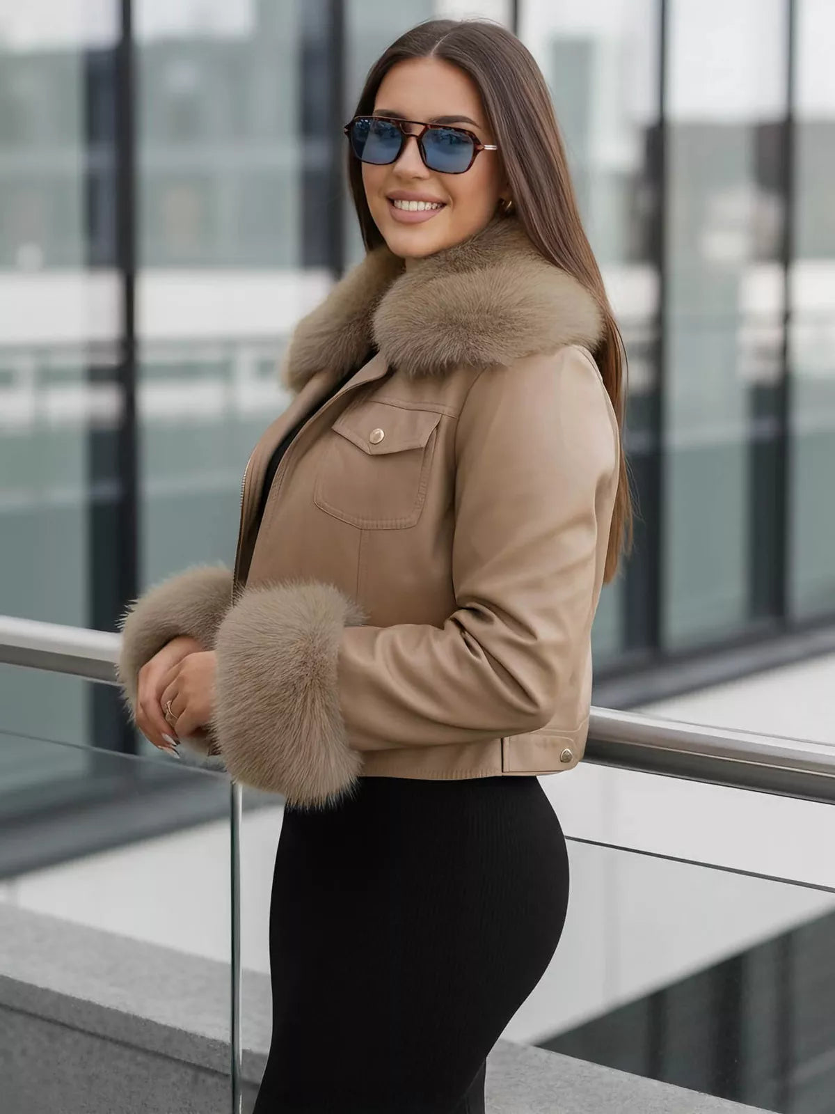 Sieviešu brūna ādas jaka ar kažokādu Portal