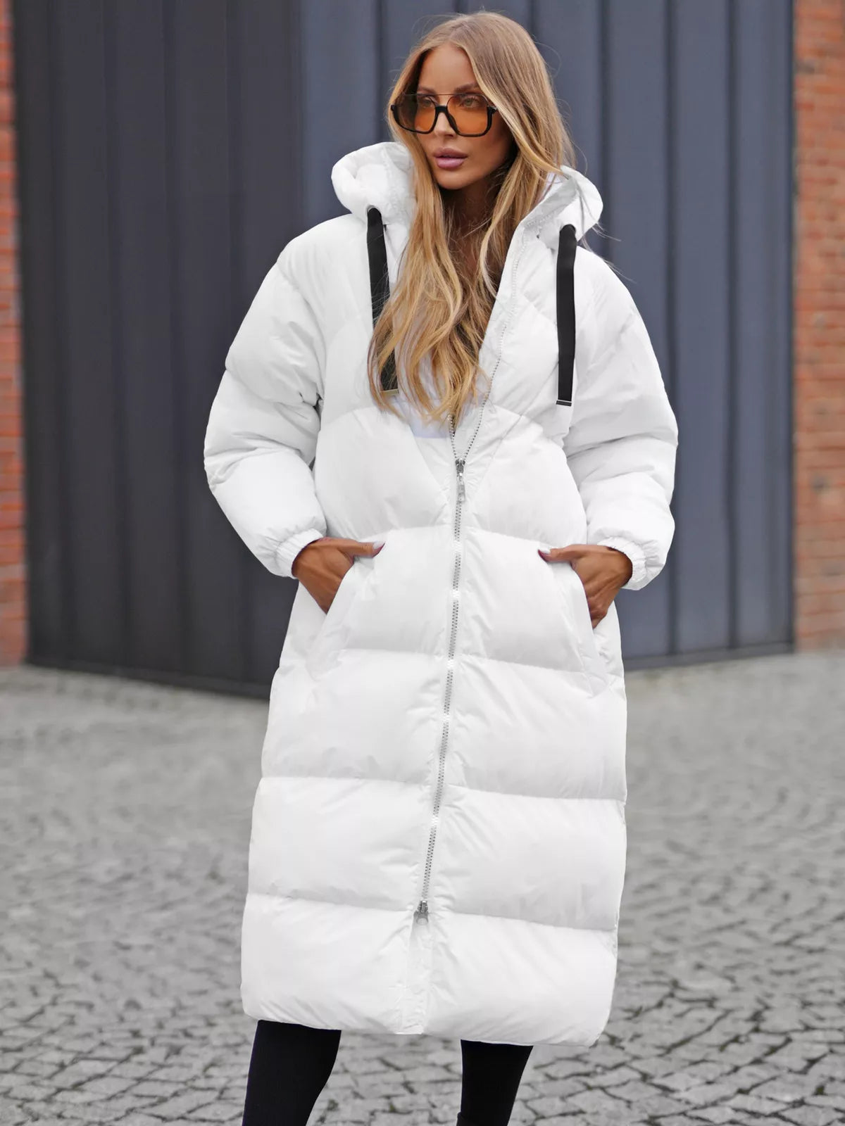 Sieviešu baltais mētelis Izabel