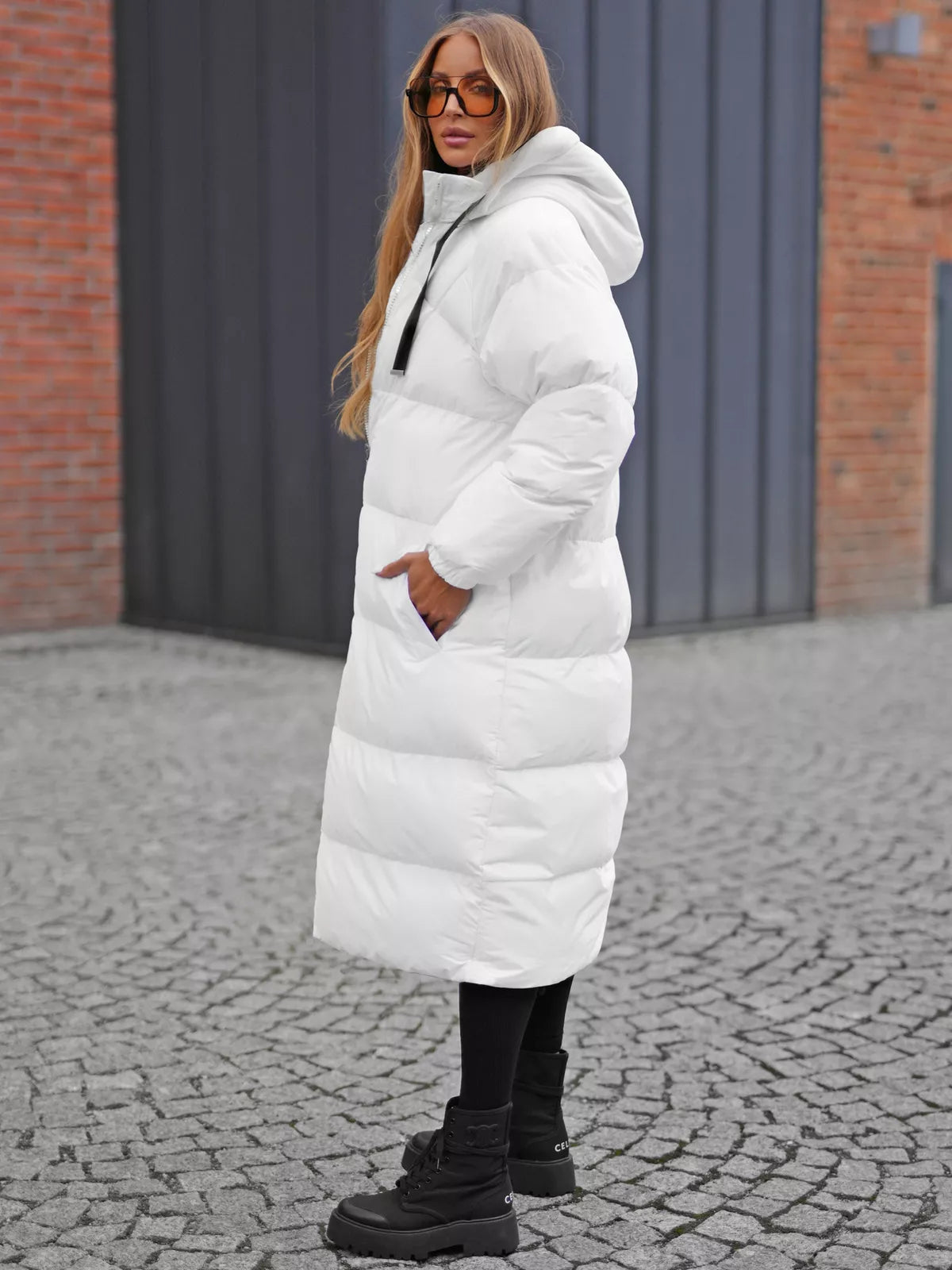 Sieviešu baltais mētelis Izabel