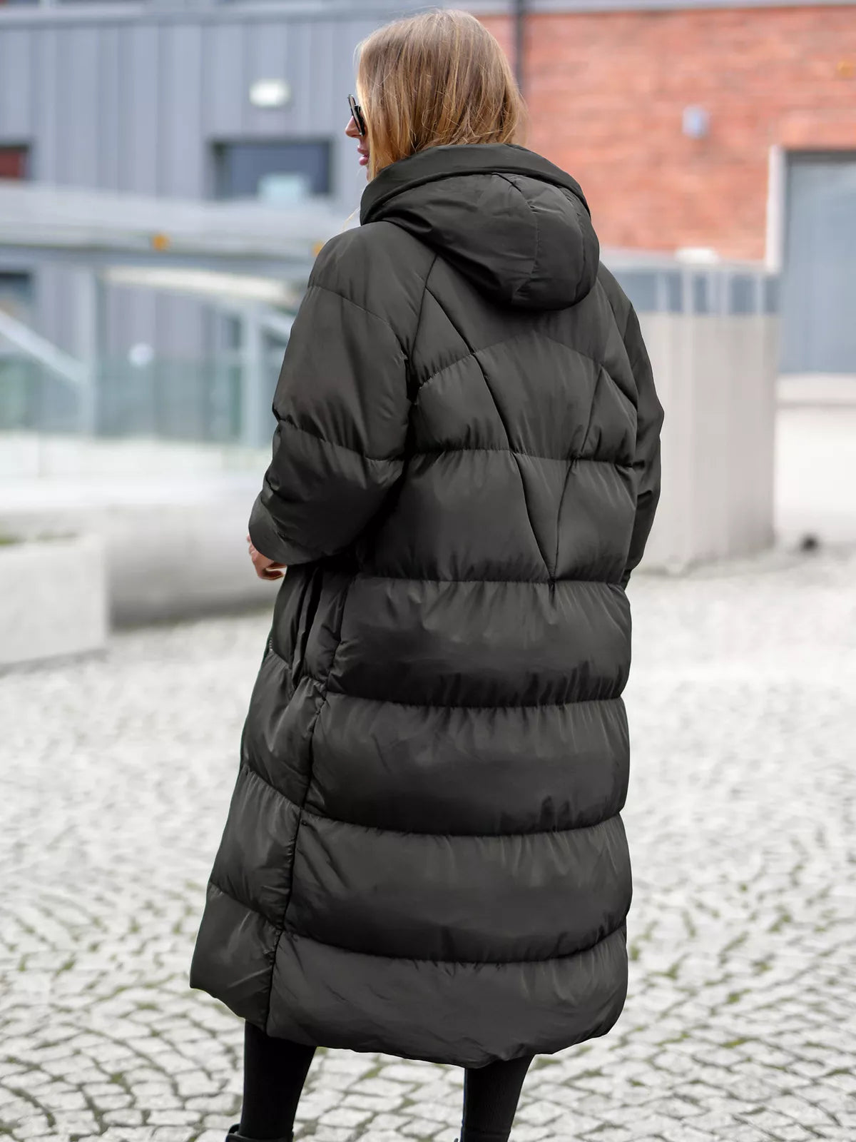 Sieviešu melns mētelis Izabel