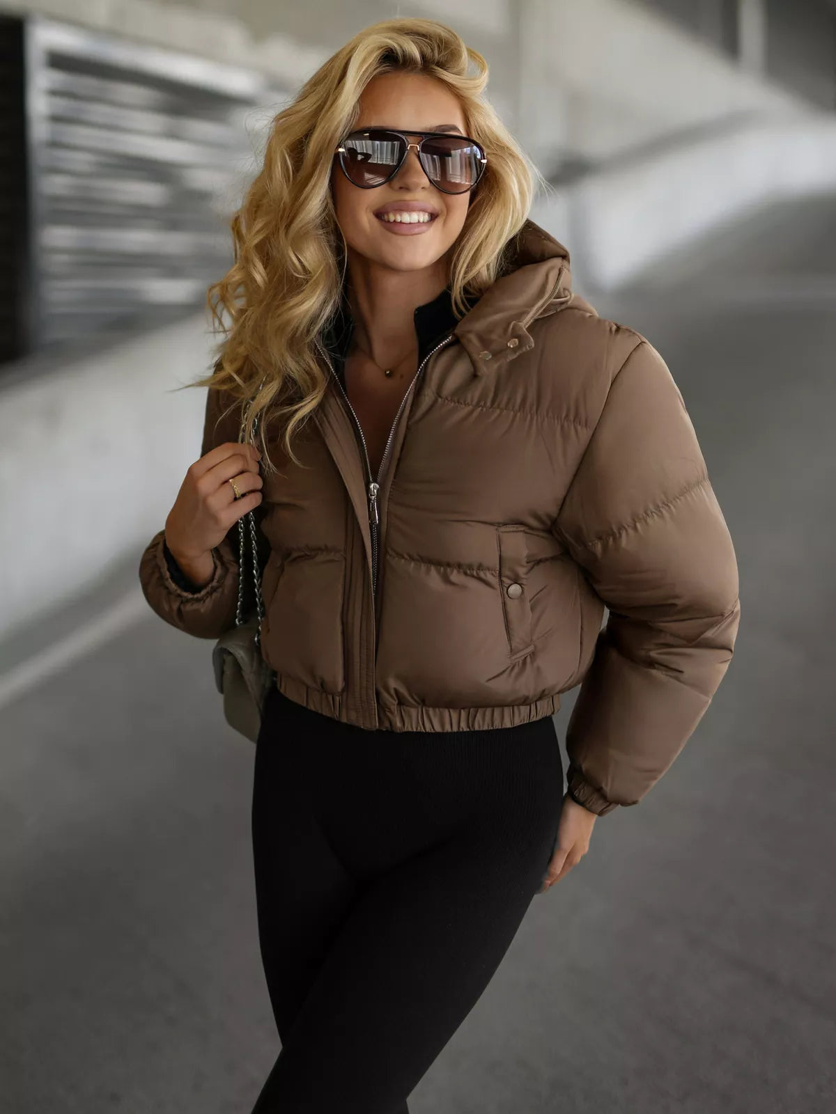 Sieviešu brūna jaka Trini