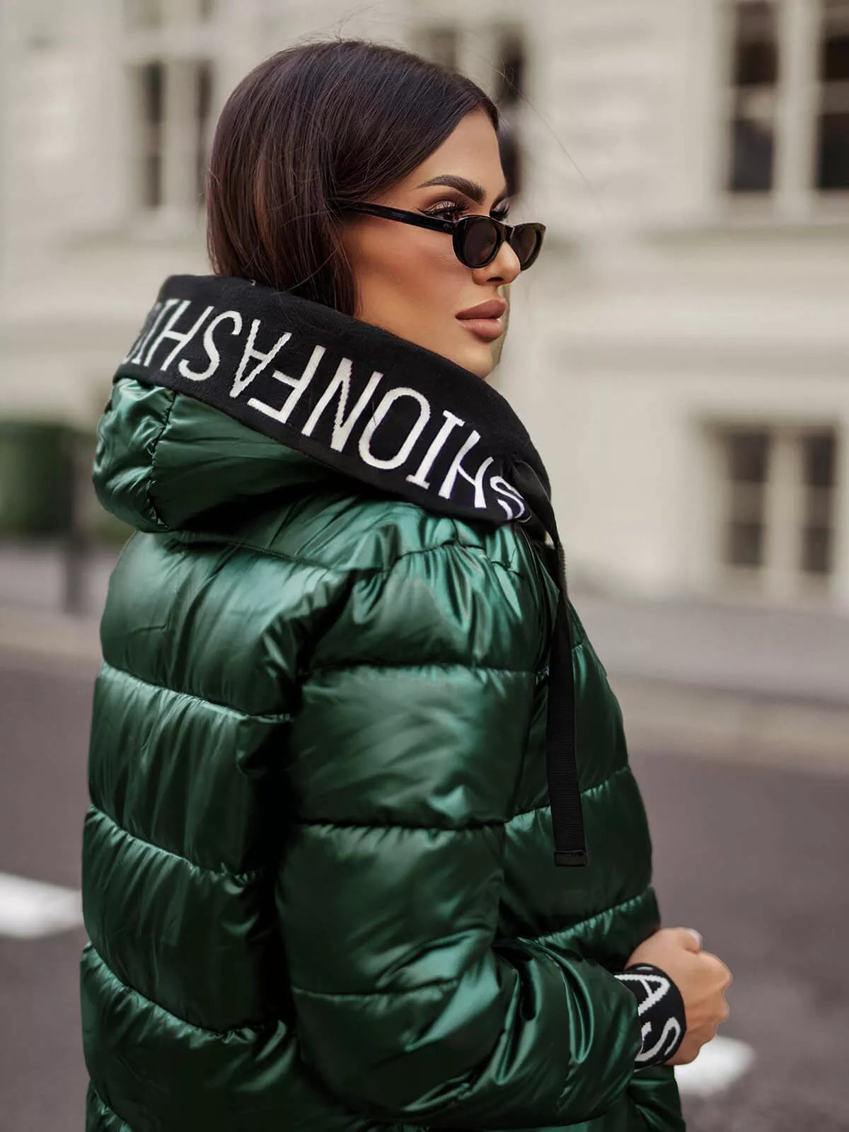 Zaļa, spīdīga jaka Agor