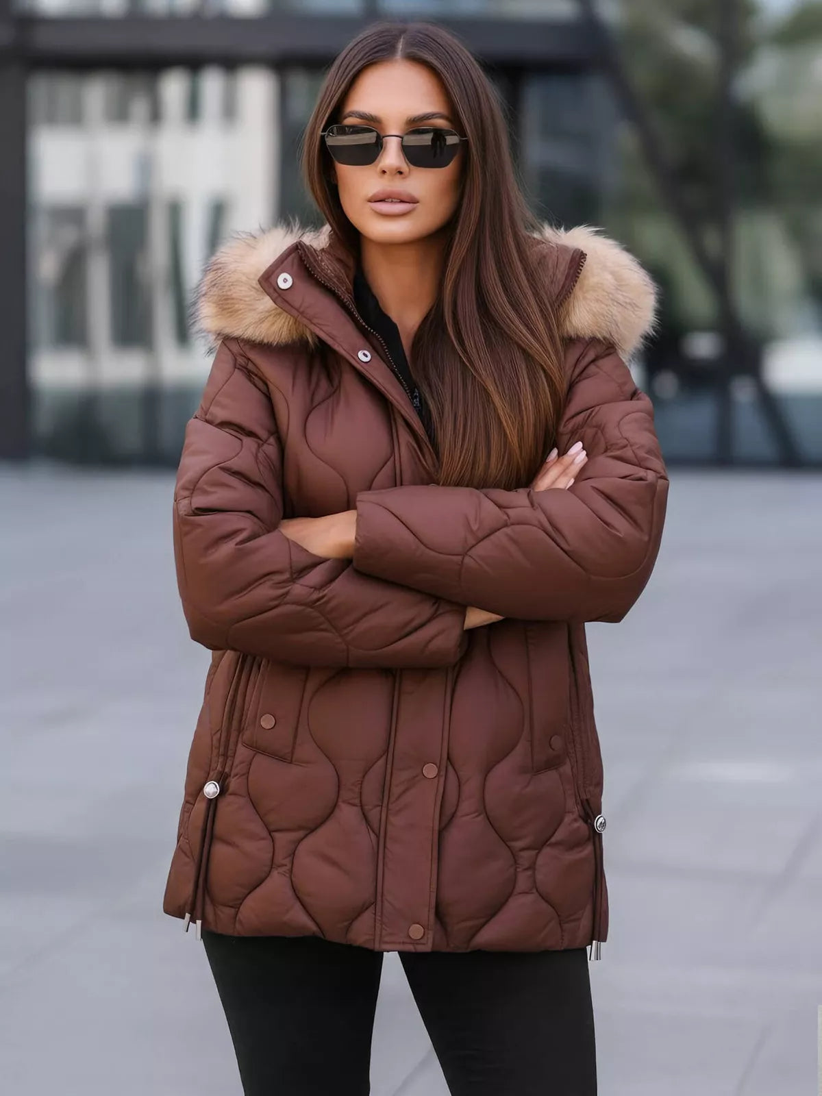 Sieviešu brūna jaka Mona