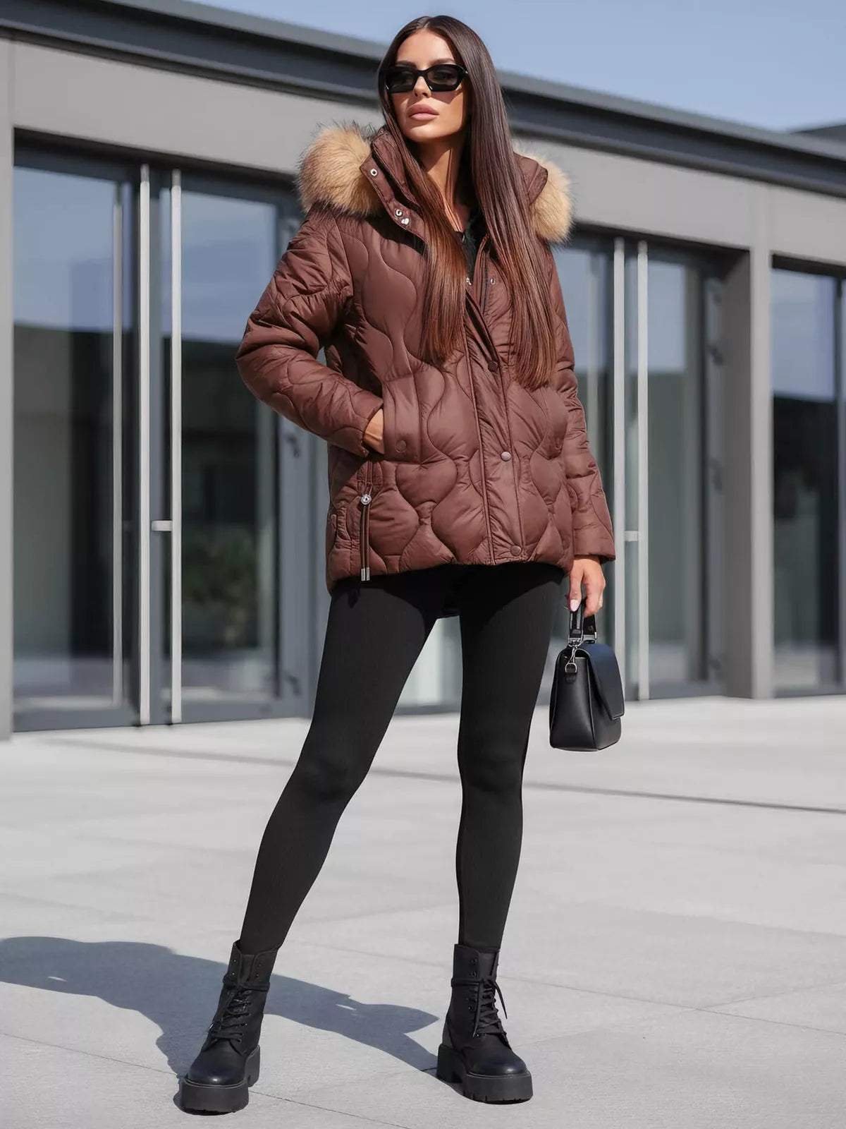 Sieviešu brūna jaka Mona