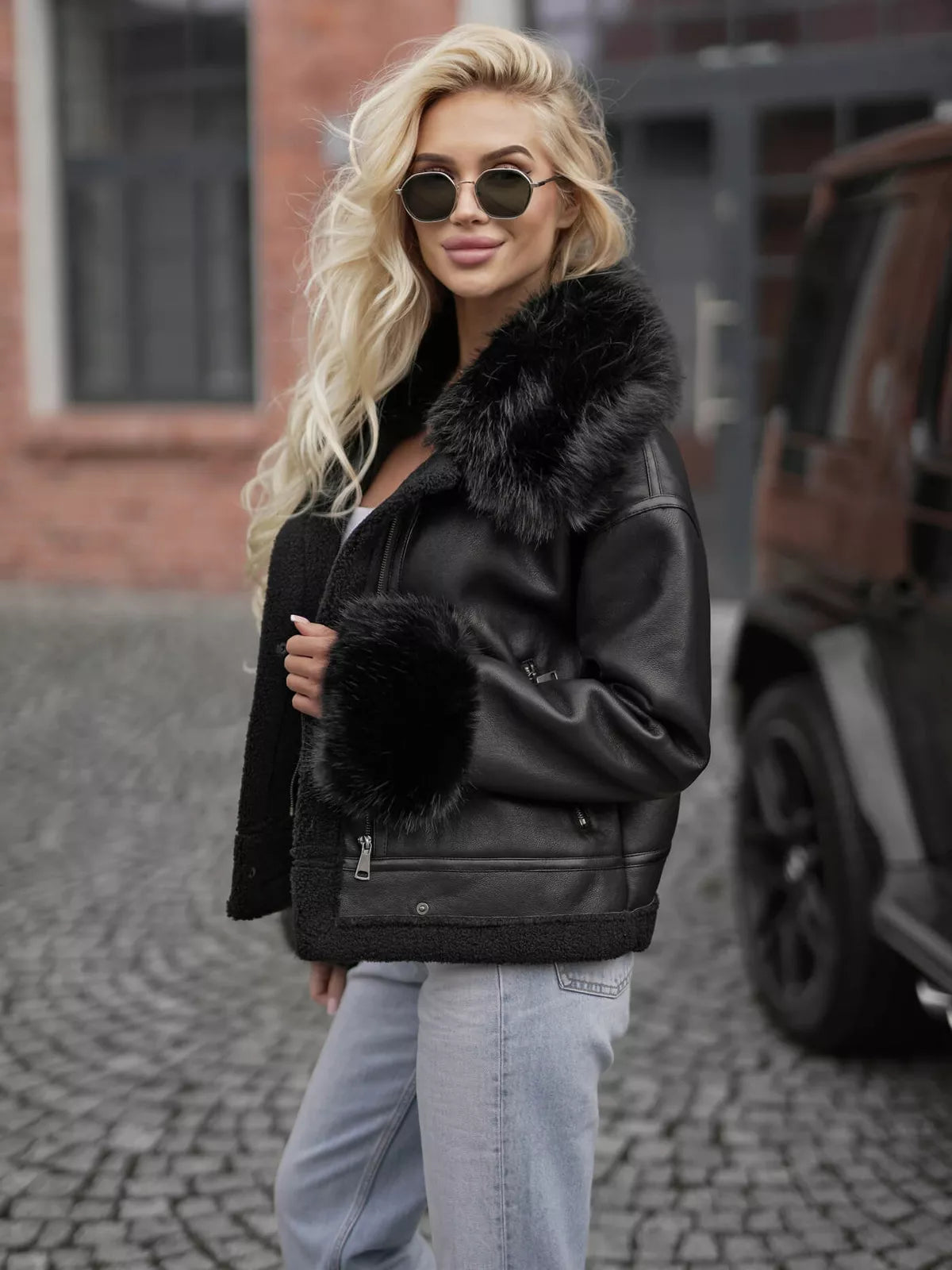 Sieviešu melna ziemas jaka Cari