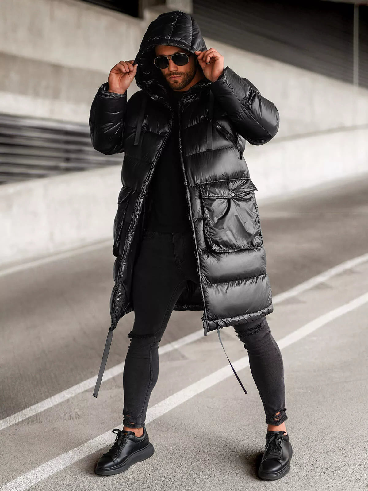 Melna, spīdīga vīriešu jaka ar kapuci Monakko