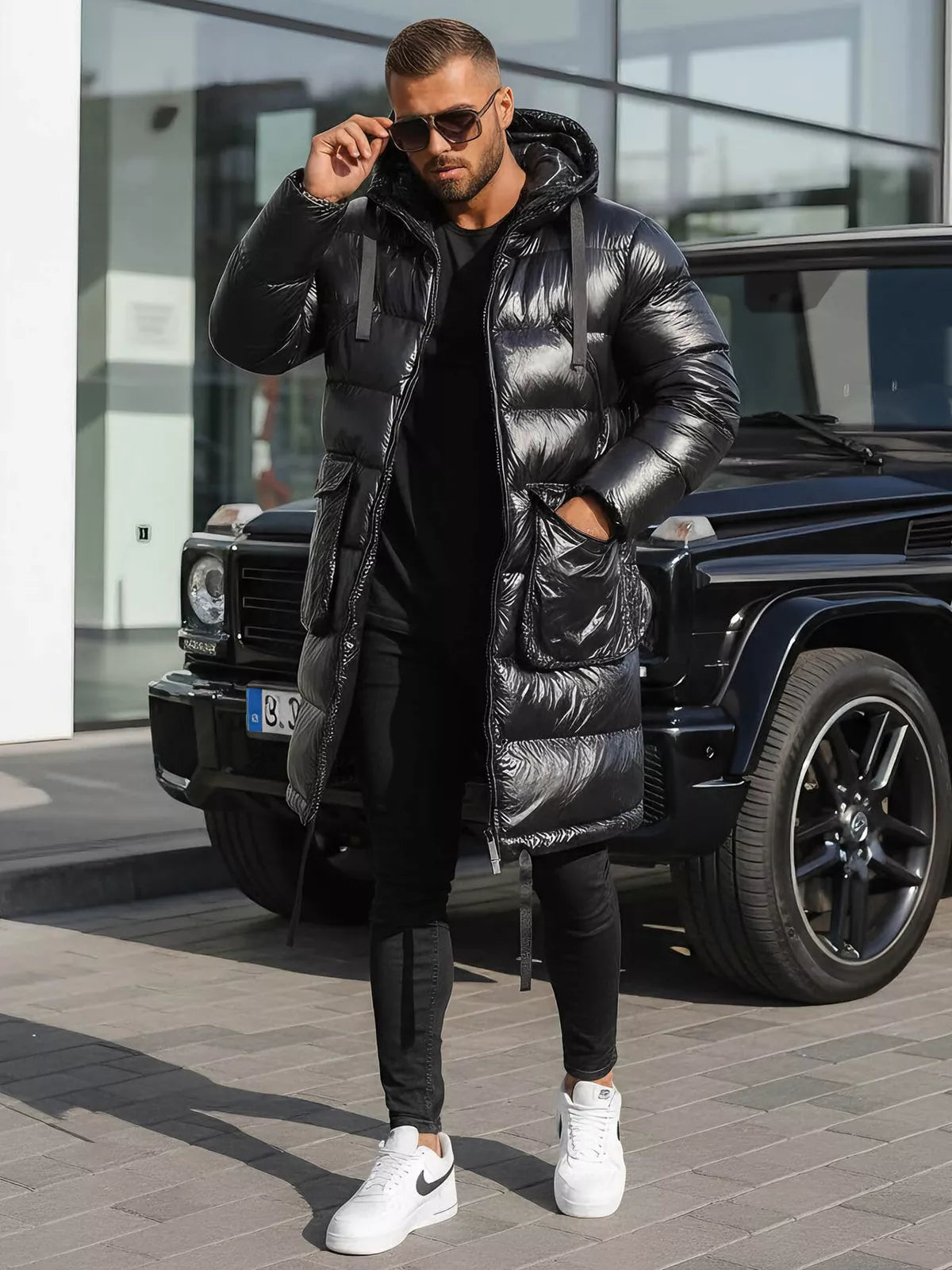 Melna, spīdīga vīriešu jaka ar kapuci Monakko