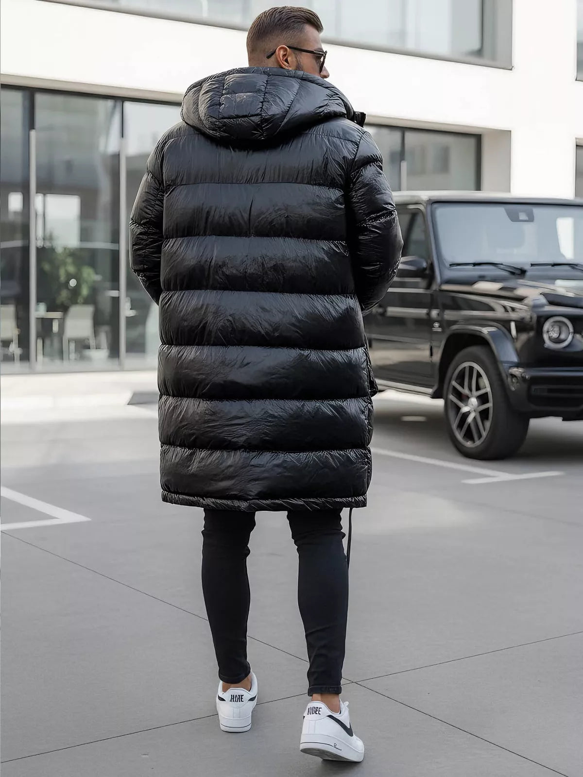 Melna, spīdīga vīriešu jaka ar kapuci Monakko