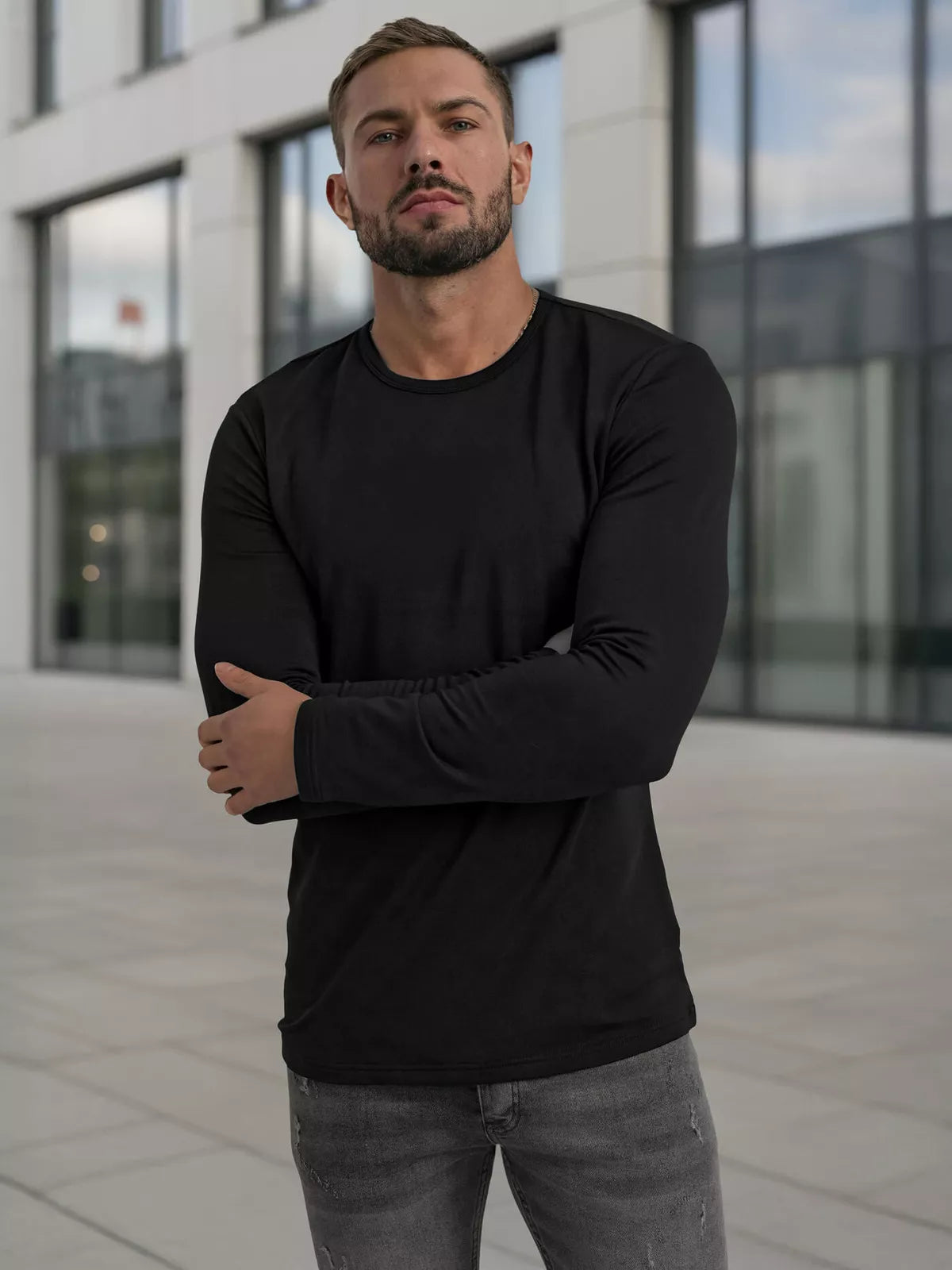 Vīriešu melns T-krekls Rojo