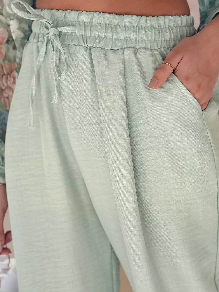 Sieviešu platas bikses zaļā krāsā Milin