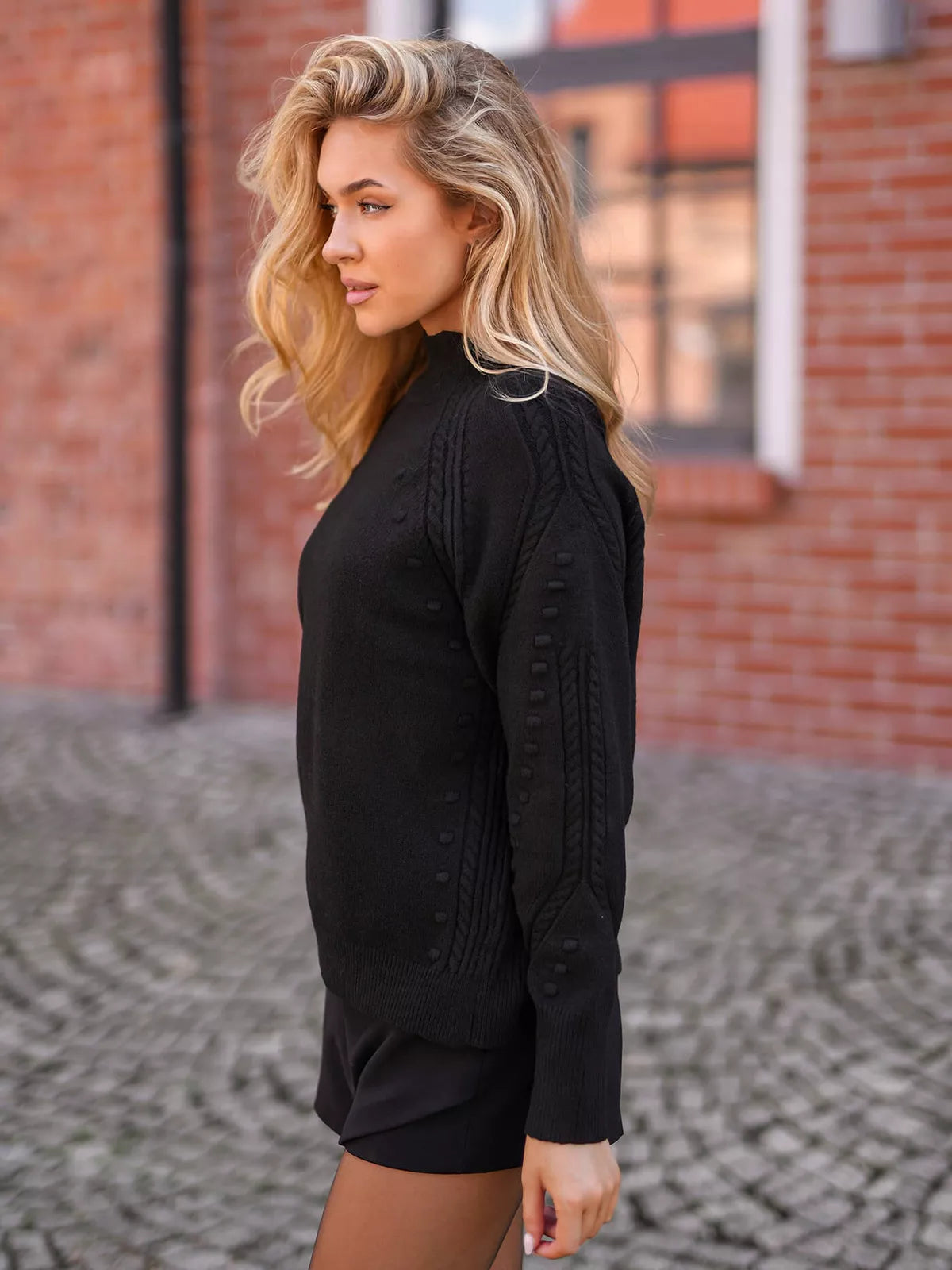 Sieviešu melns džemperis Bert