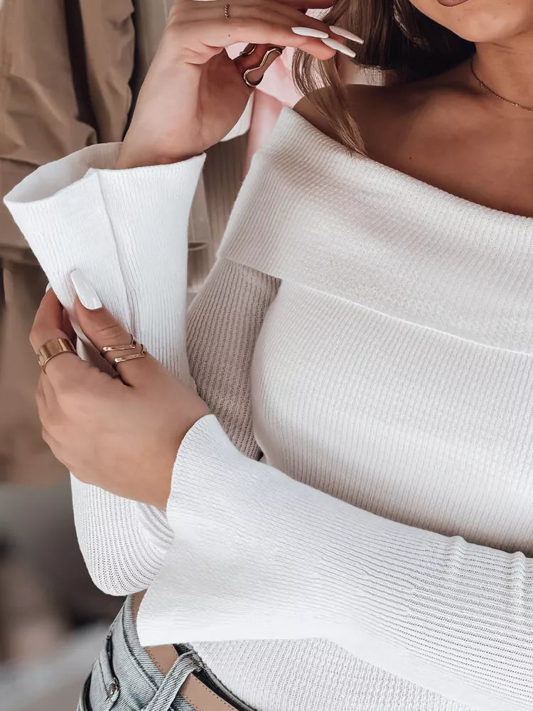 Sieviešu balts džemperis Rādīt