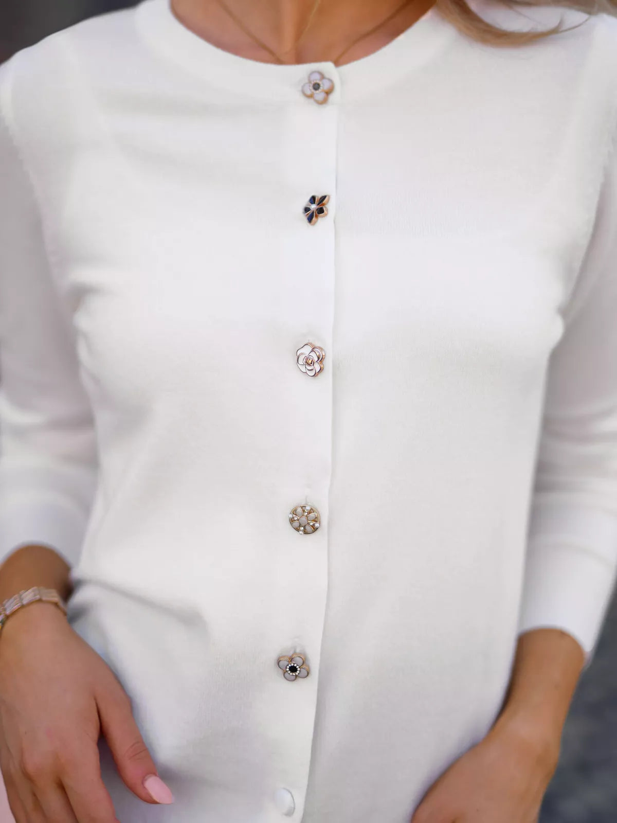 Sieviešu balts džemperis Mīlīgs