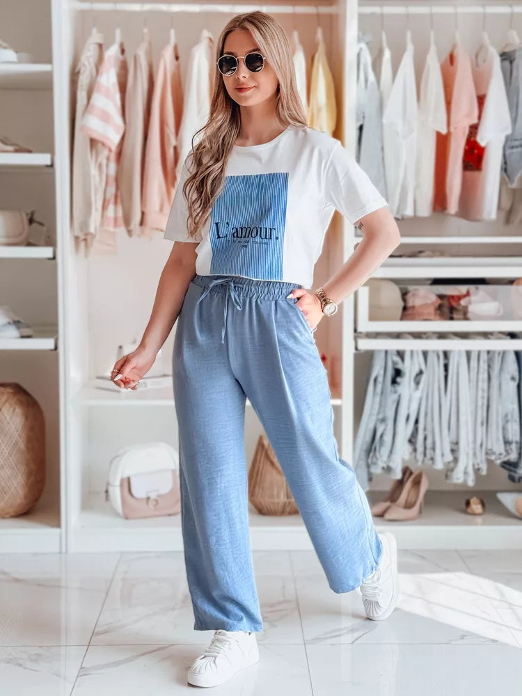 Sieviešu balts T-krekls ar zilu dizainu Lamur