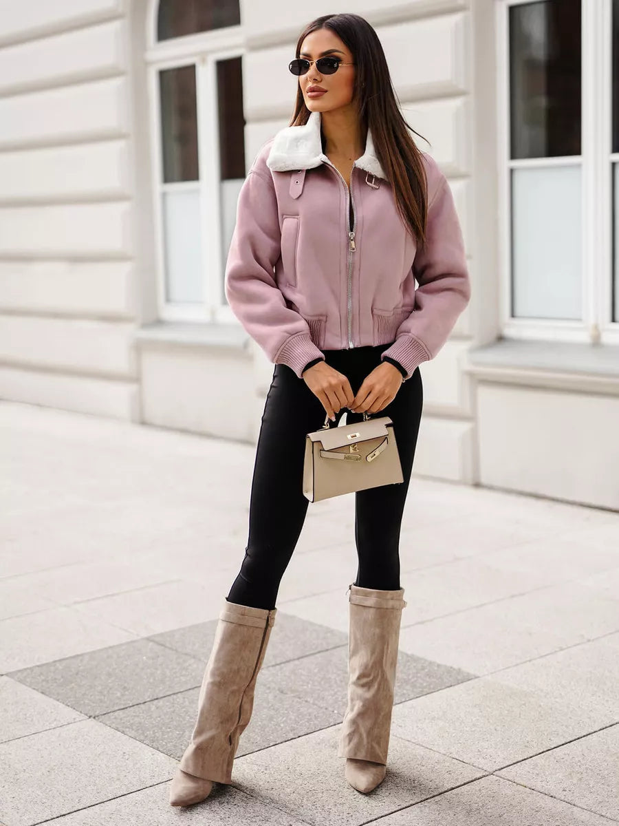 Rozā jaka ar baltu kažokādu Rediģēt