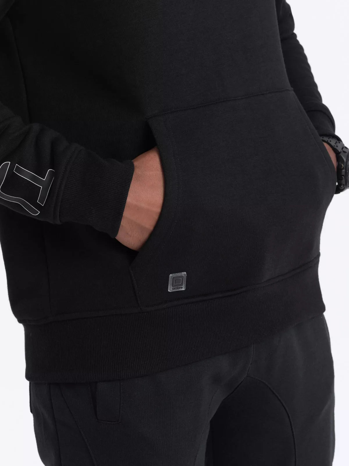 Sarkans džemperis ar kapuci Vona