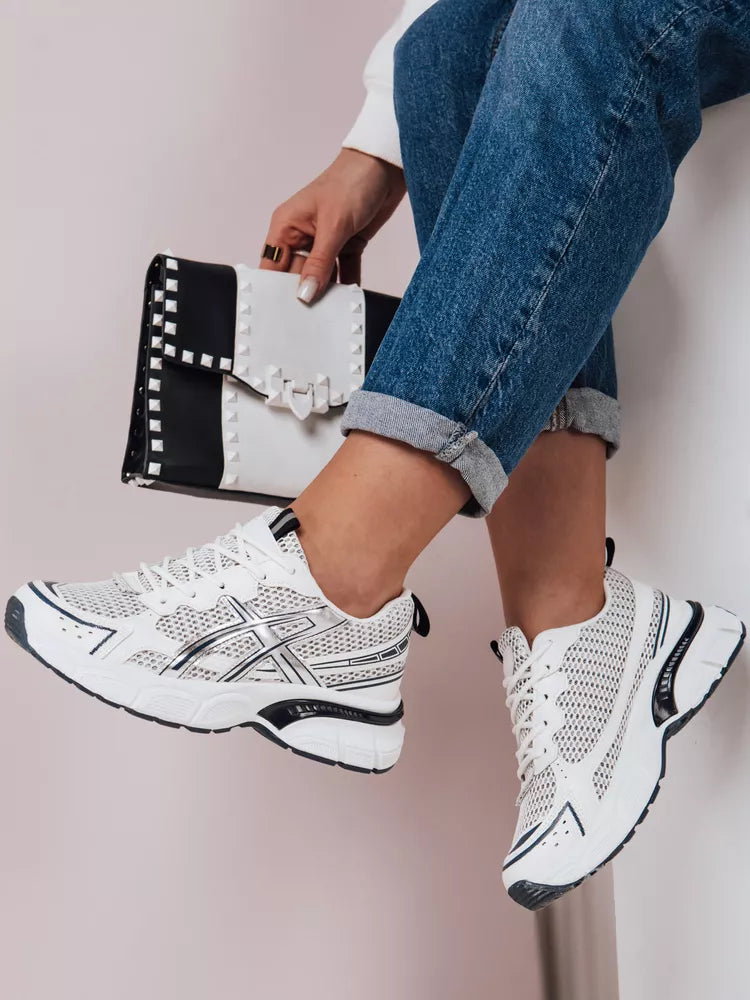 Sieviešu balti ikdienas apavi ar tumši zilām detaļām Dinamic