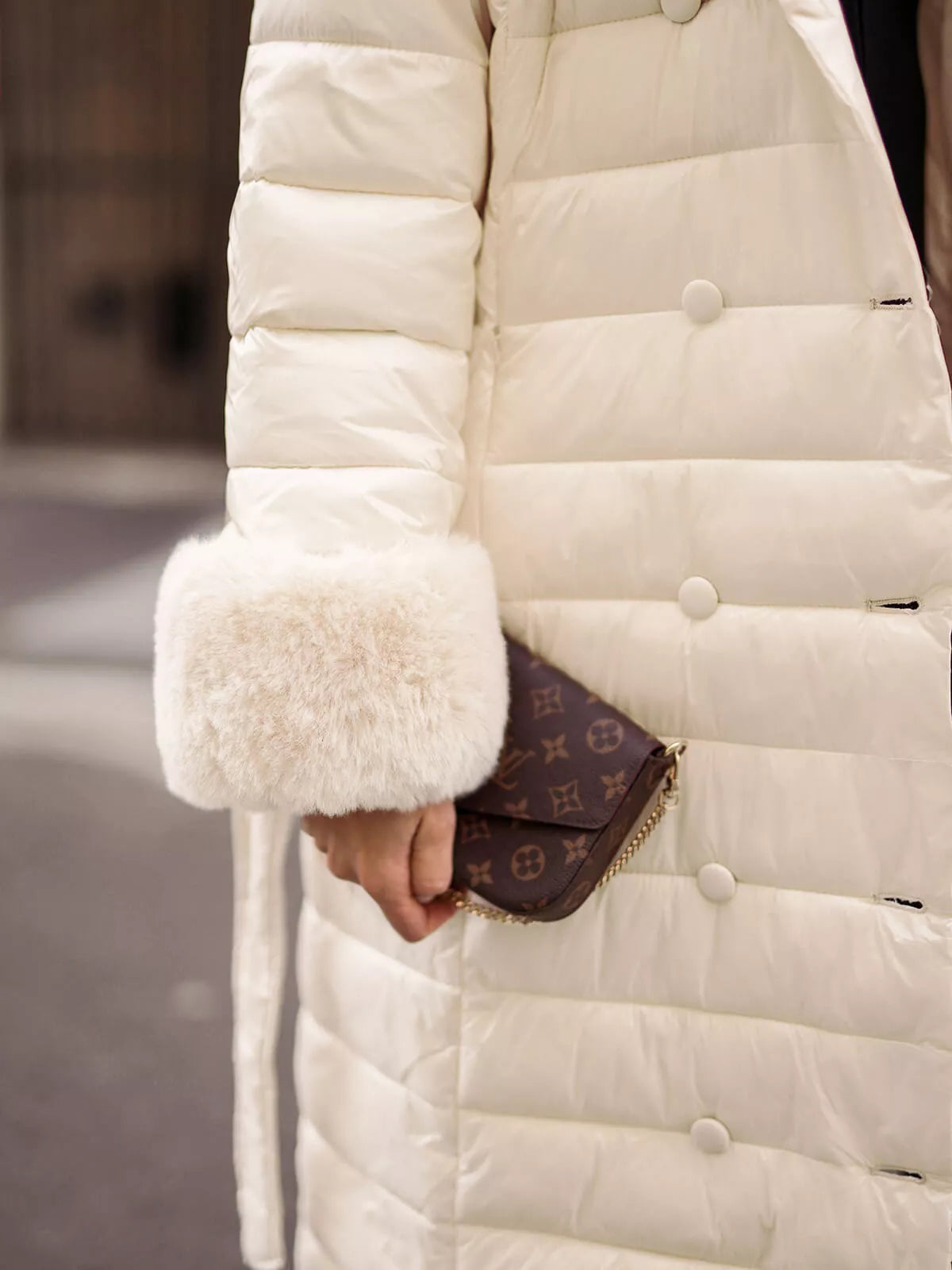 Sieviešu baltais mētelis Karum