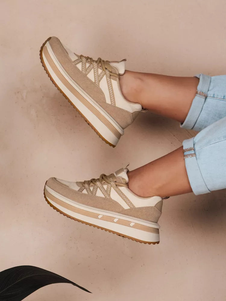 Sieviešu brūnas ikdienas kurpes Rādīt