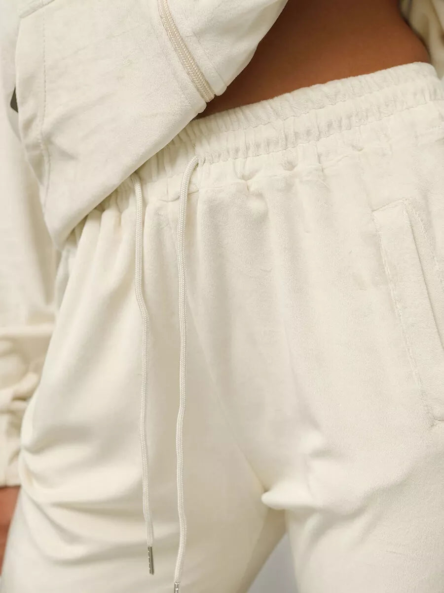 Sieviešu brūns velūra komplekts Softi.