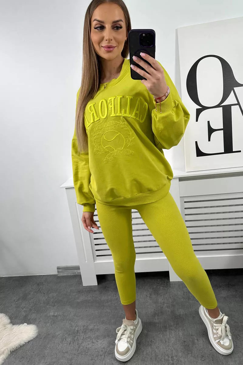 Sieviešu dzeltenais komplekts Kalifornijā