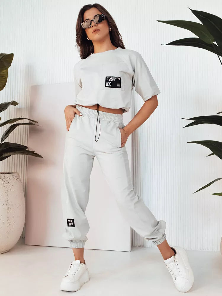 Sieviešu gaiši pelēks komplekts Holty.