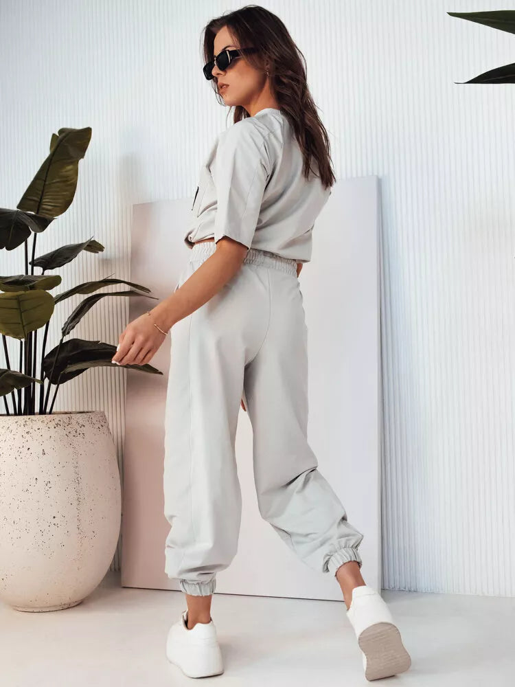 Sieviešu gaiši pelēks komplekts Holty.