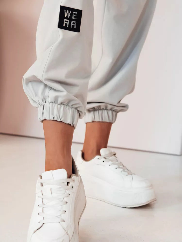 Sieviešu gaiši pelēks komplekts Holty.