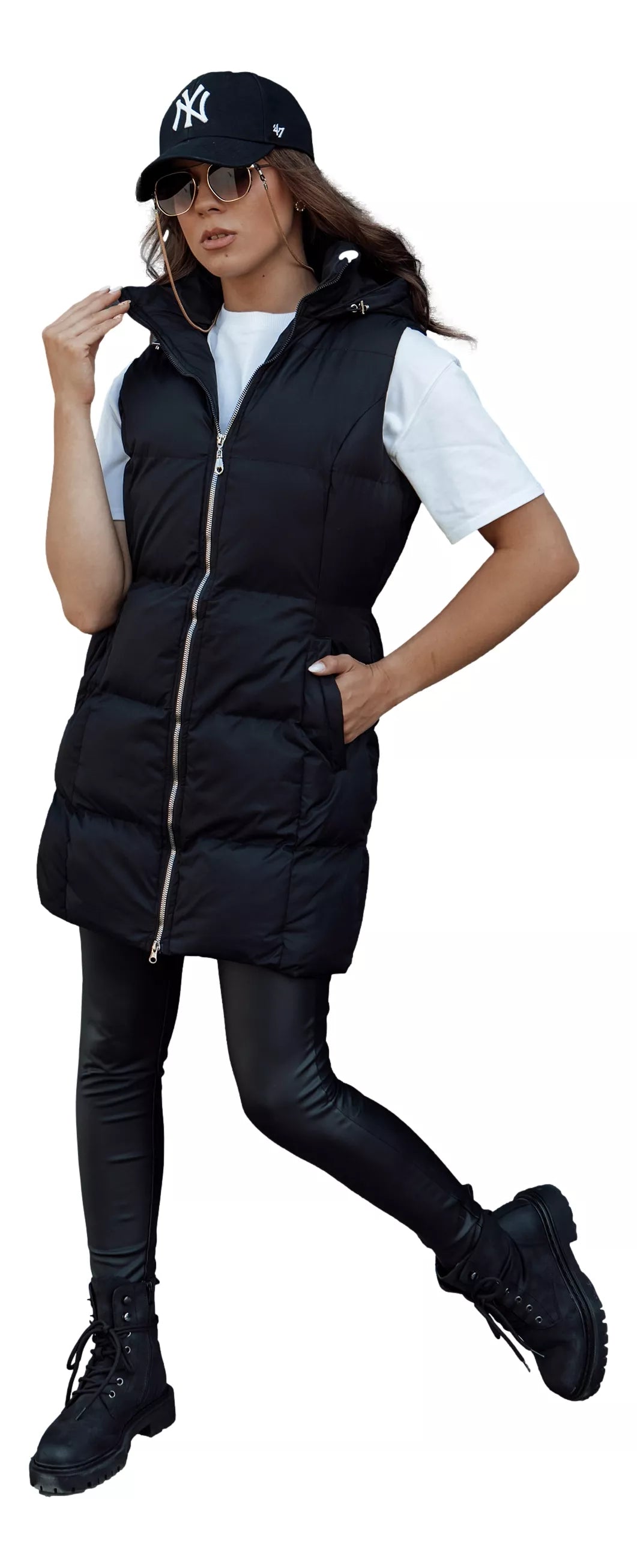 Sieviešu garā, melnā veste Iva