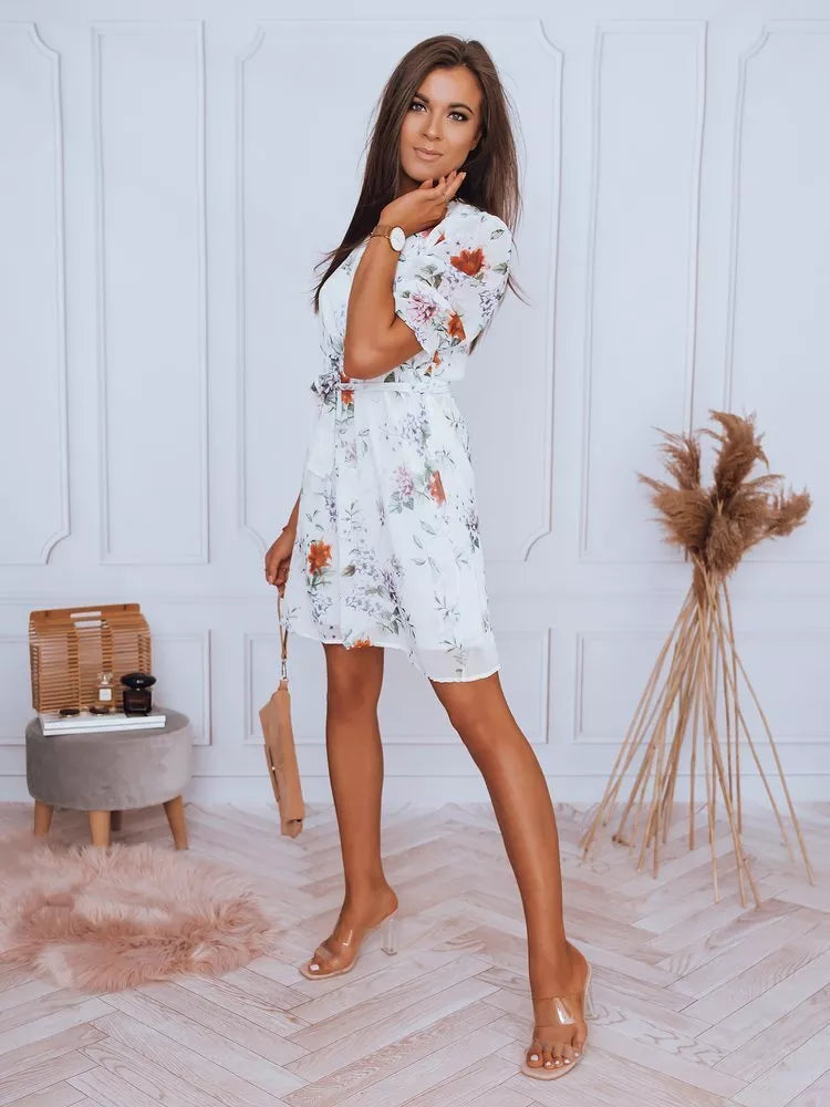 Sieviešu balta kleita ar ziediem Rauza