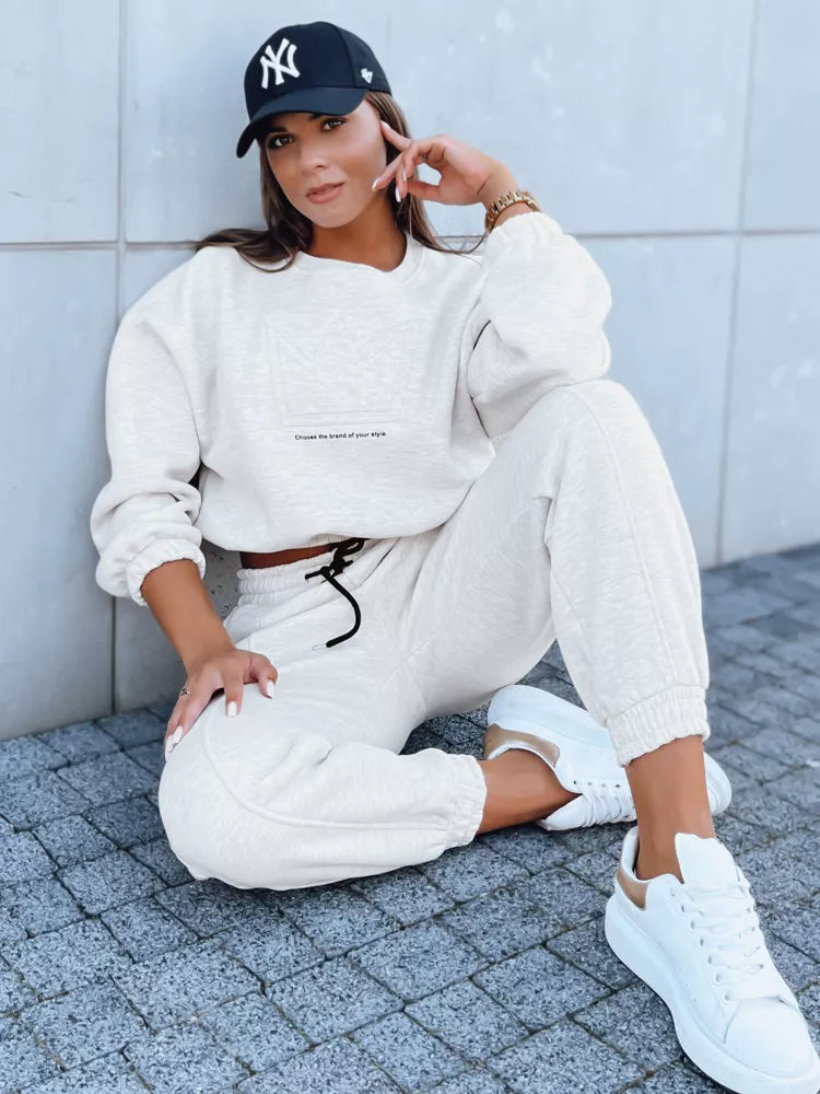 Sieviešu bēšs komplekts King