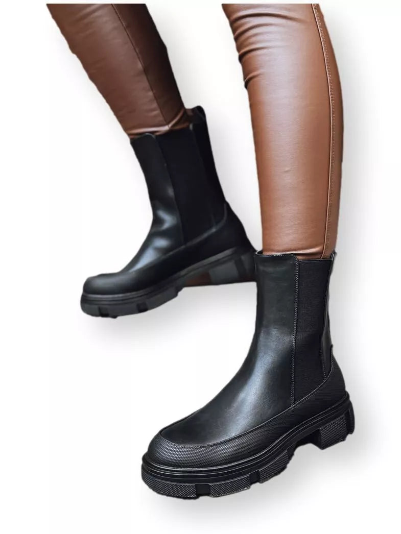 Sieviešu melni zābaki Frost