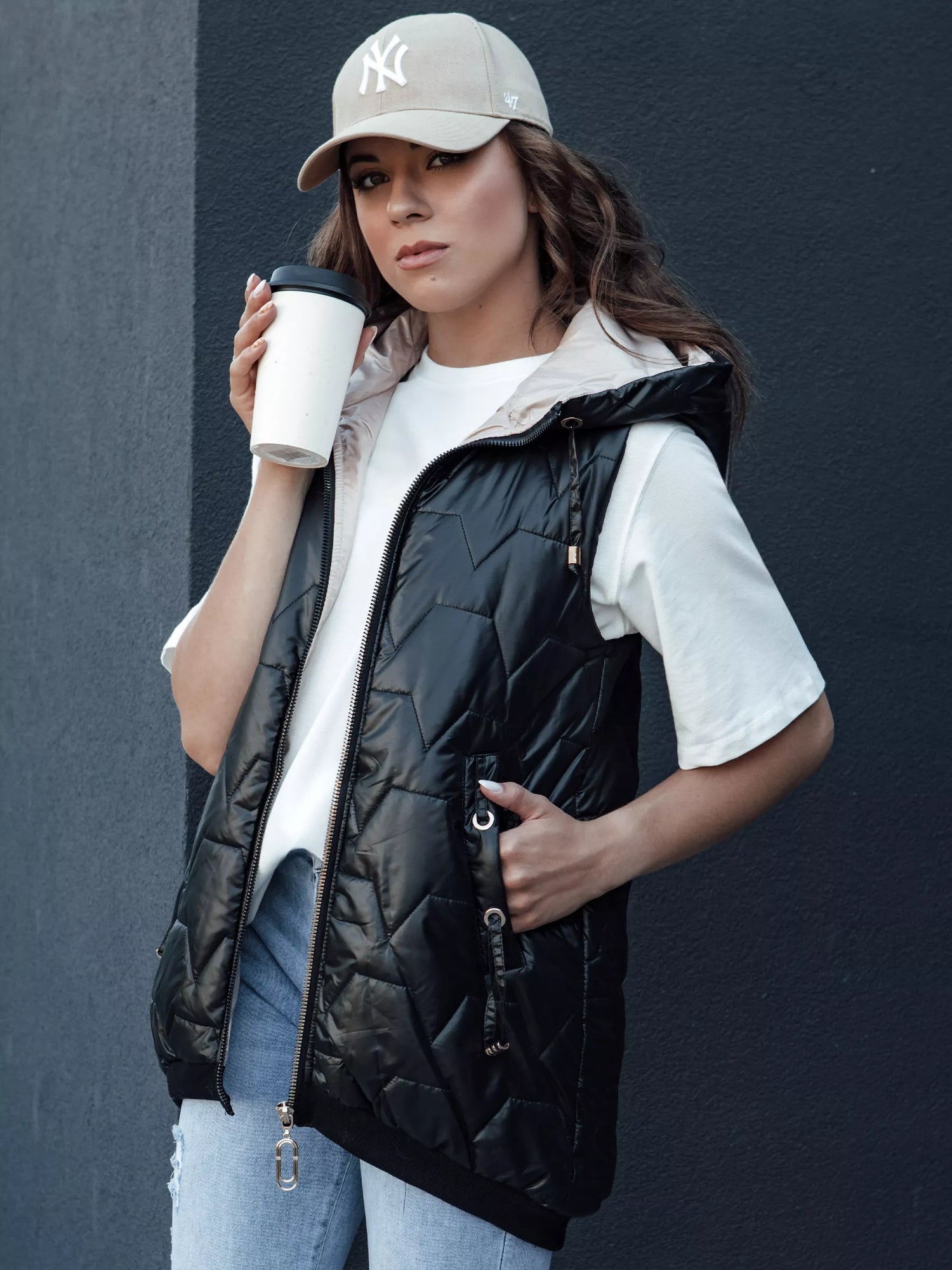 Sieviešu stepēta melna veste Aria