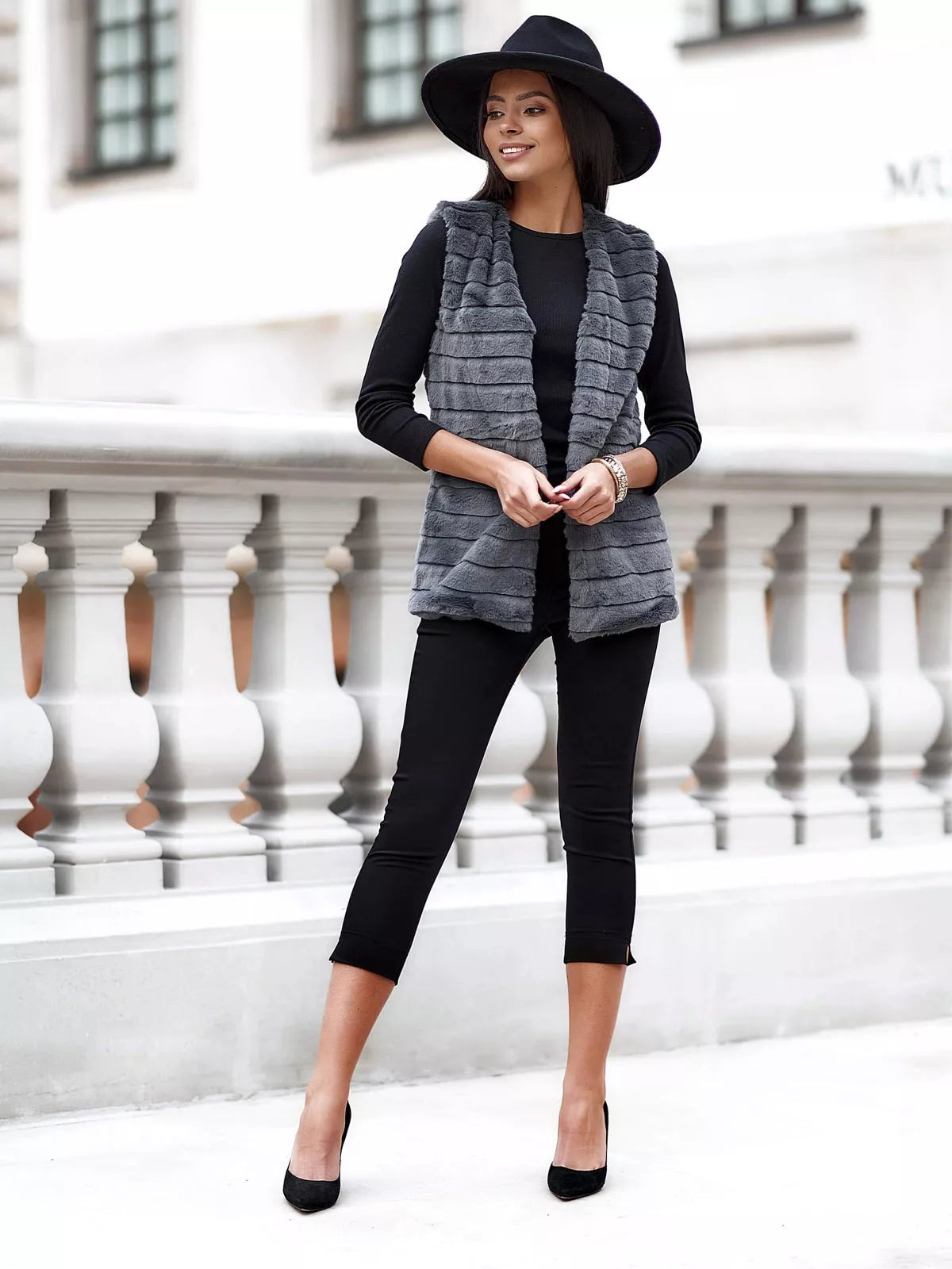 Sieviešu tumši pelēka veste Drel