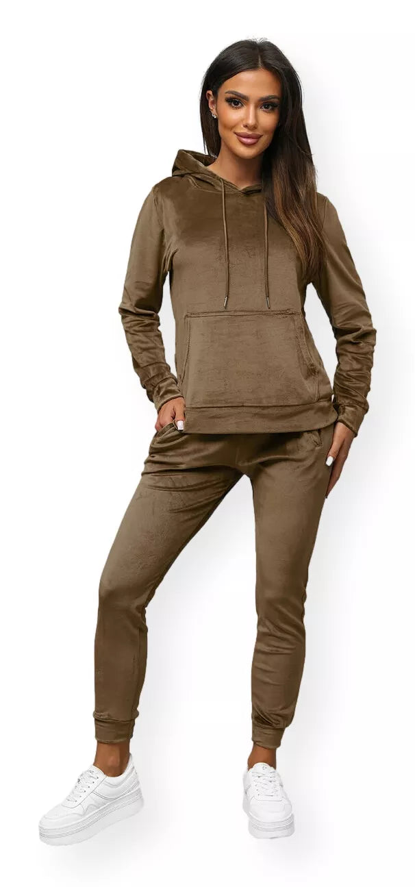 Tumši brūns velūra komplekts Peril.