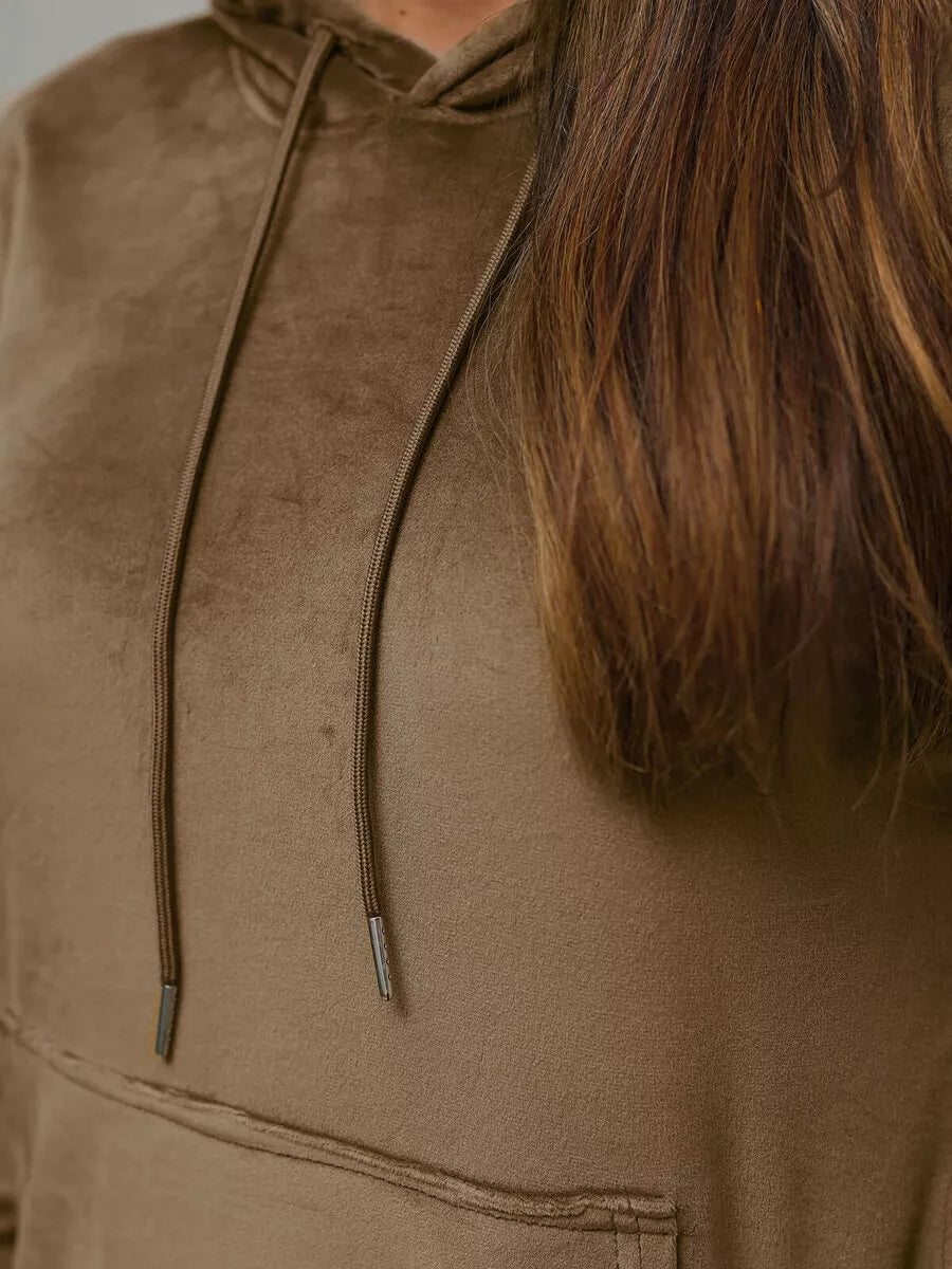 Tumši brūns velūra komplekts Peril.