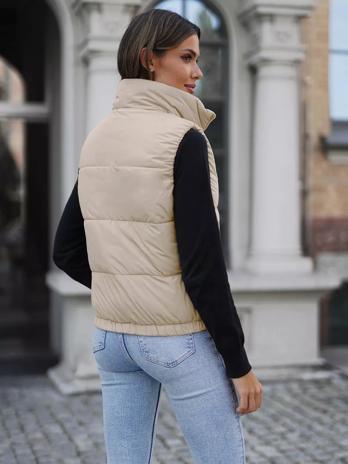 Veste brūnā krāsā Debor