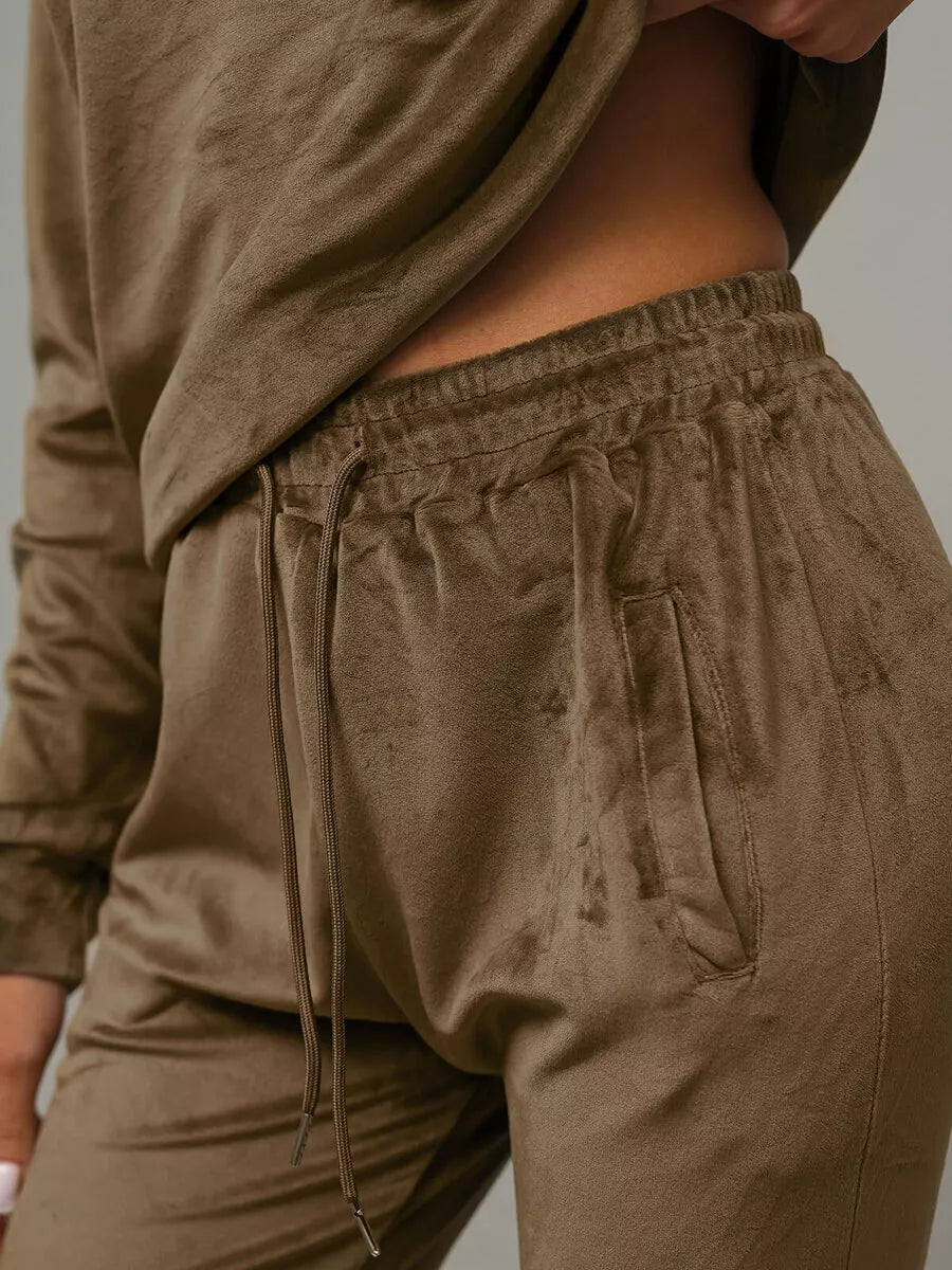 Tumši brūns velūrs Monar