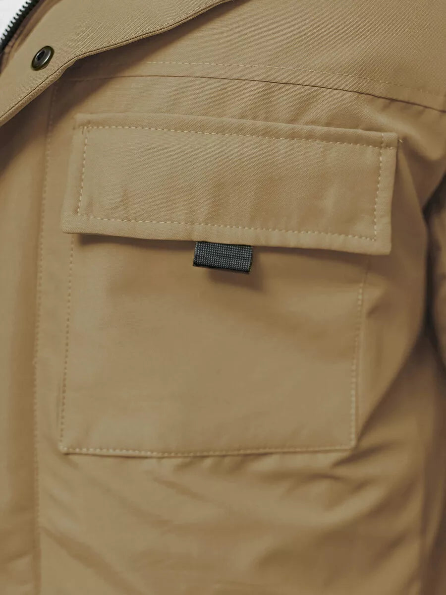 Vīriešu brūna ziemas jaka ar kapuci