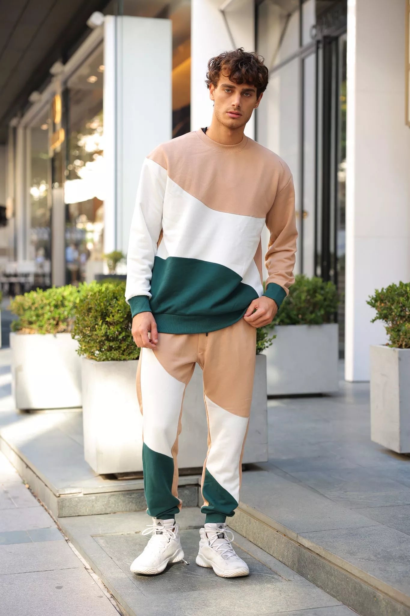 Brūns daudzkrāsains vīriešu džemperis Hipore