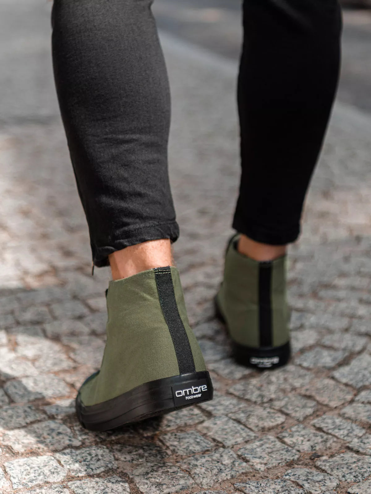 Haki krāsas vīriešu laivzābaki Sneki 