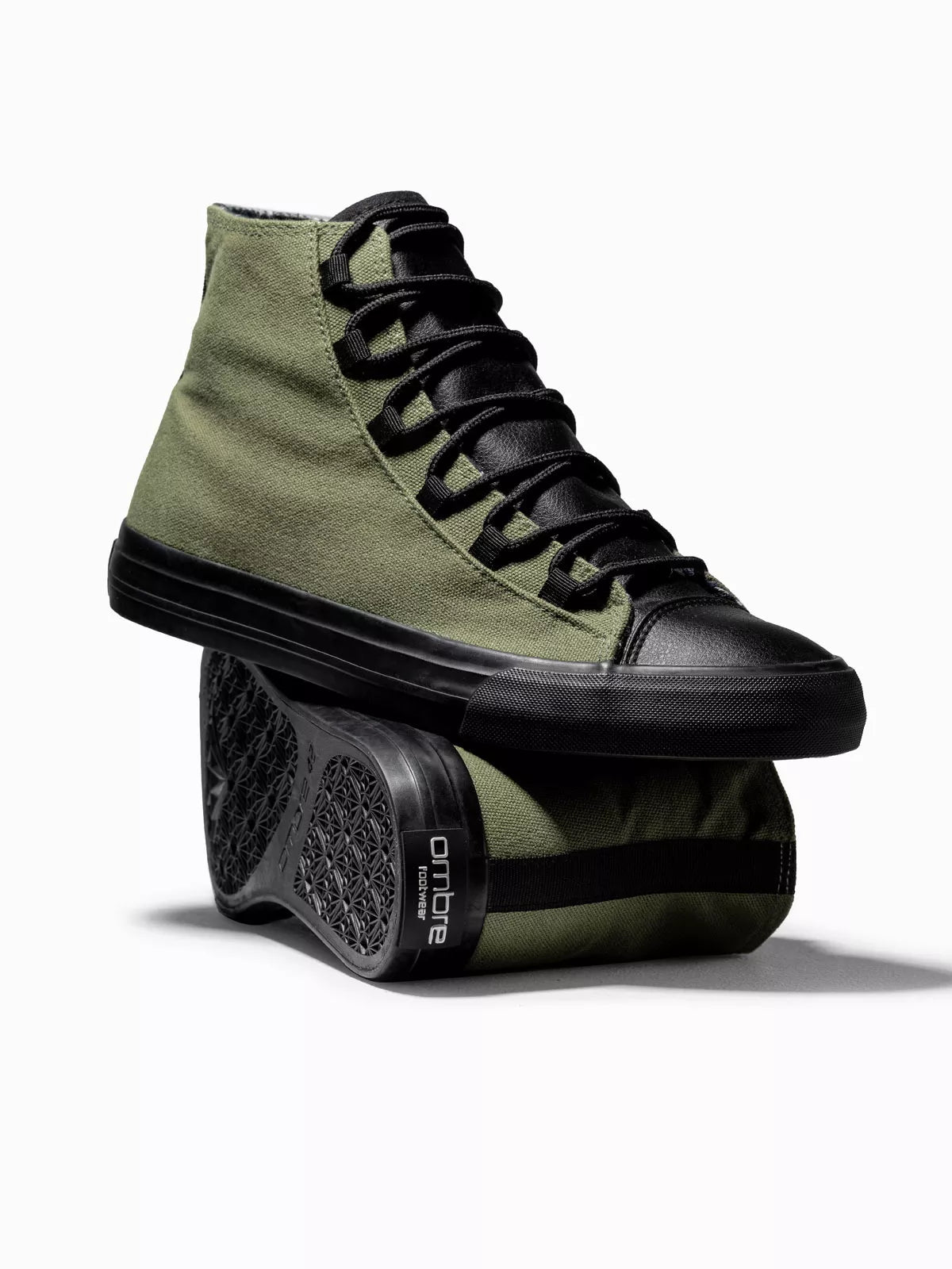 Haki krāsas vīriešu laivzābaki Sneki 