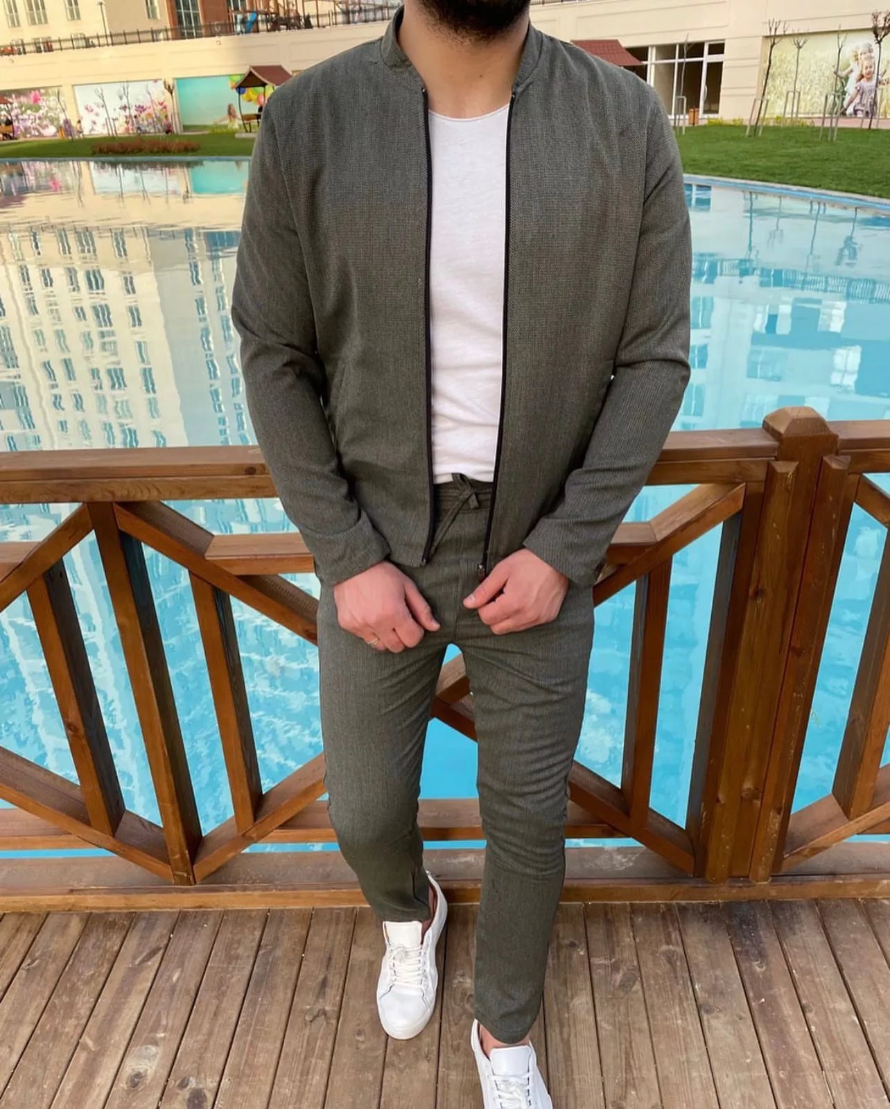 Vīriešu haki krāsas plāna auduma komplekts Miron