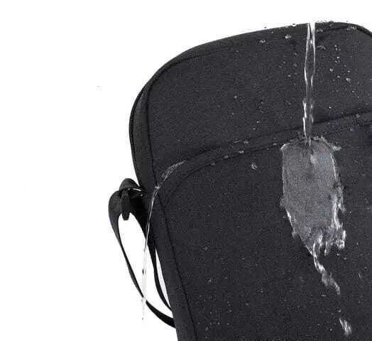 Vīriešu melna rokassoma Danny