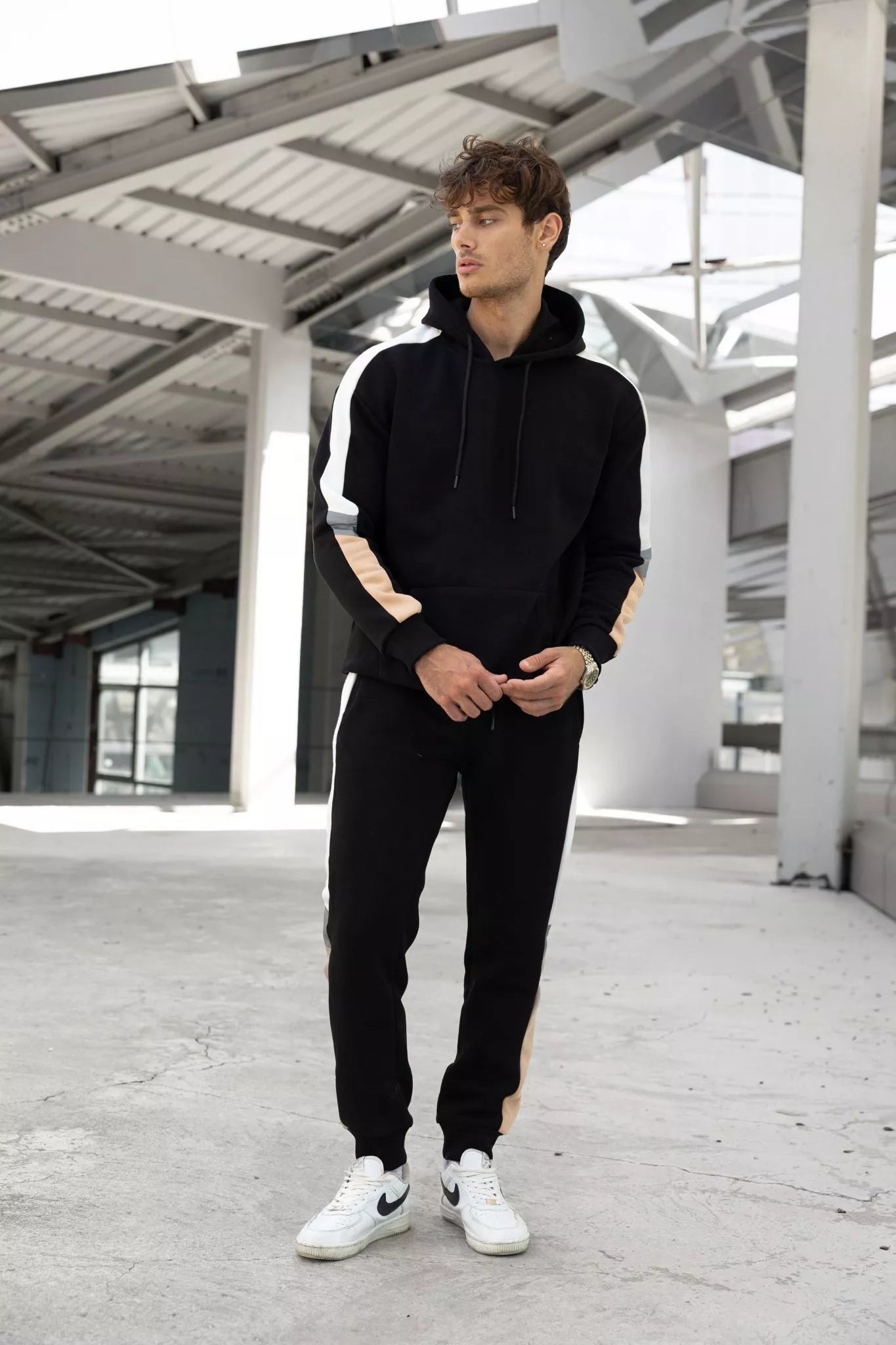 Melns vīriešu komplekts ar baltu svītru Core