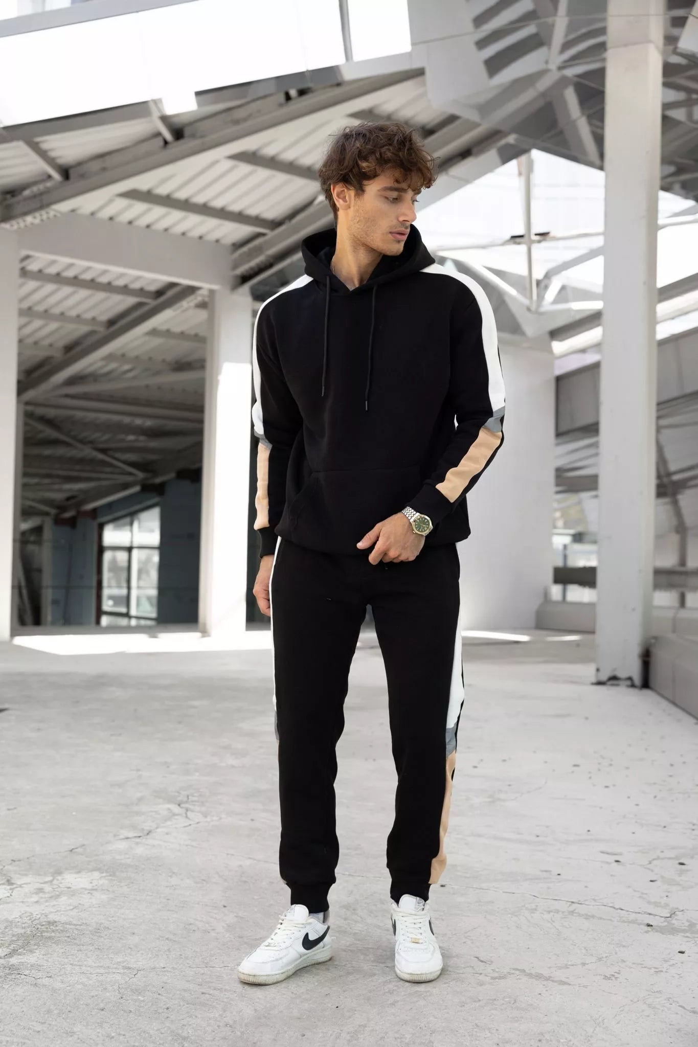 Melns vīriešu komplekts ar baltu svītru Core