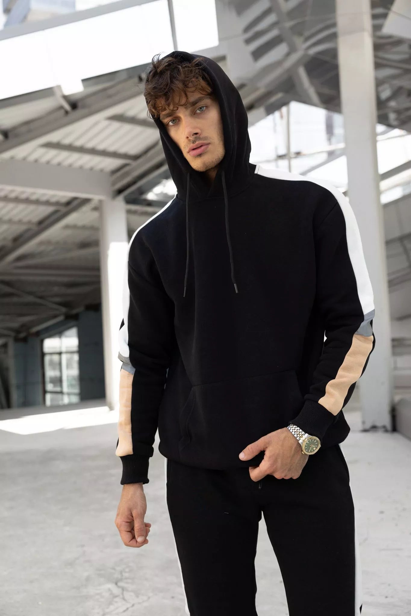 Melns vīriešu komplekts ar baltu svītru Core