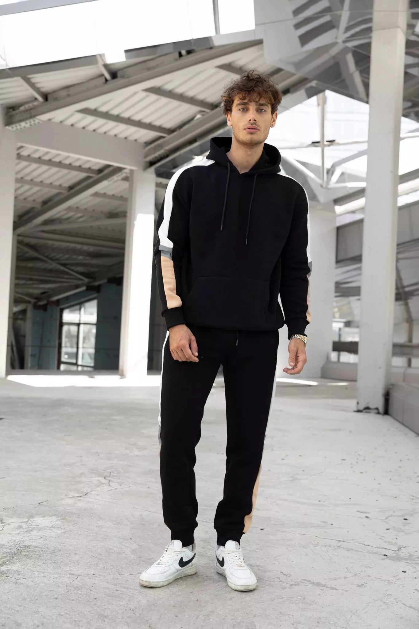 Melns vīriešu komplekts ar baltu svītru Core