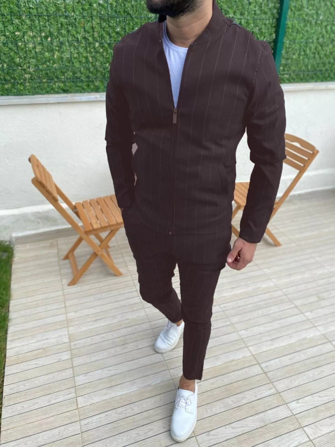 Vīriešu tumši brūns plāna auduma uzvalks Solom